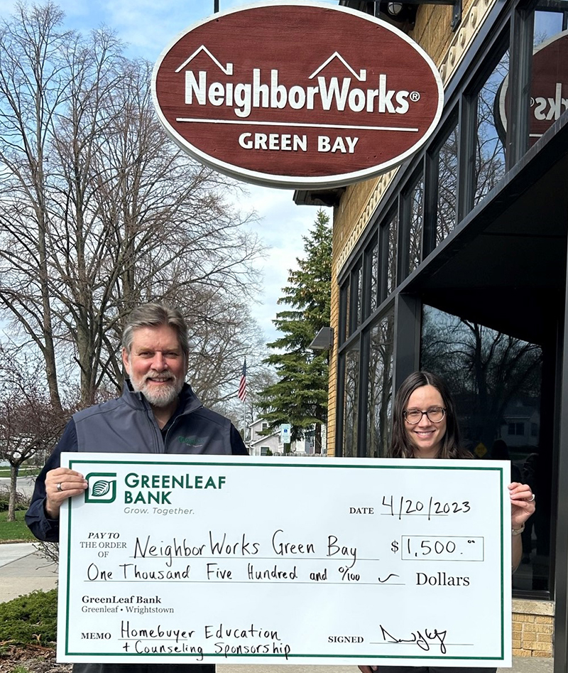 GreenLeaf Bank donates to NeighborhoodWorks